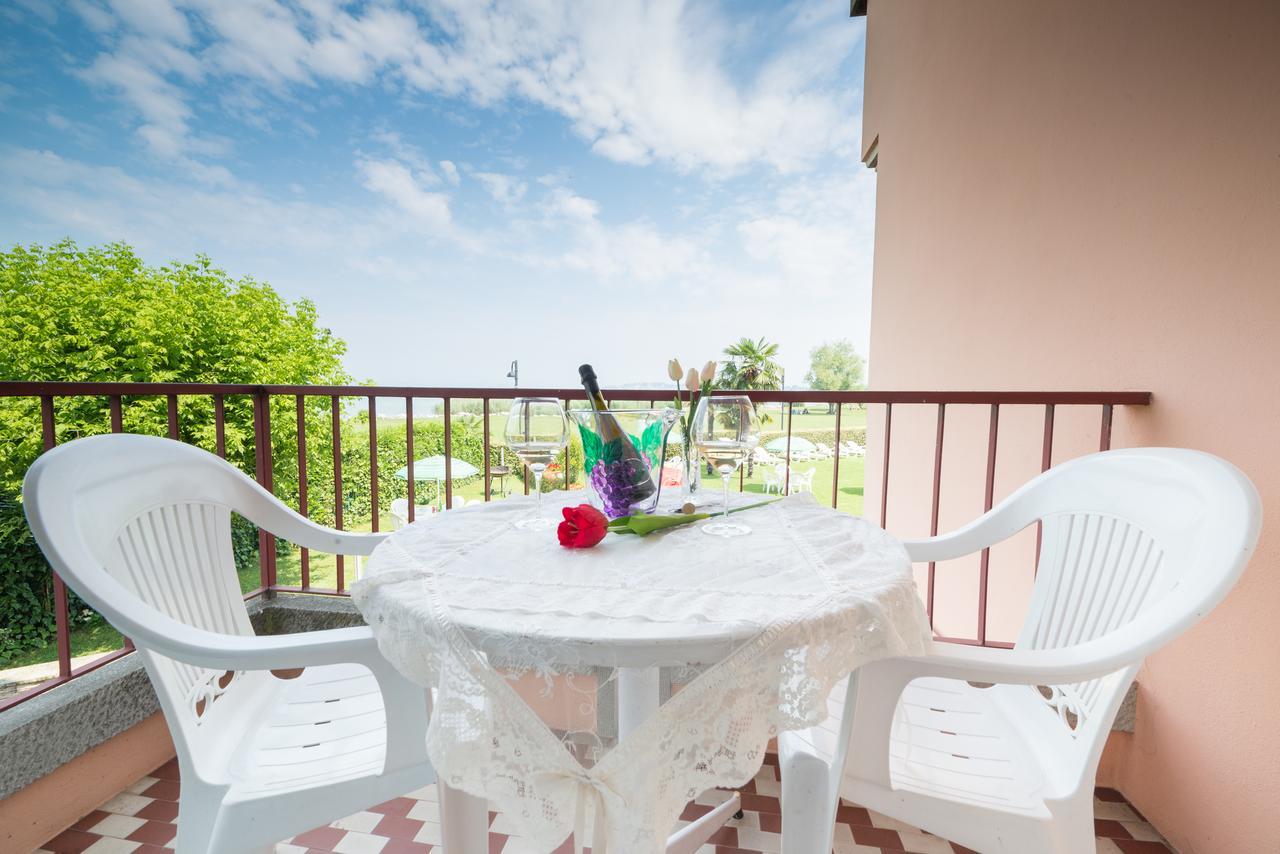Appartamenti Residence Tulipano Сирмионе Экстерьер фото