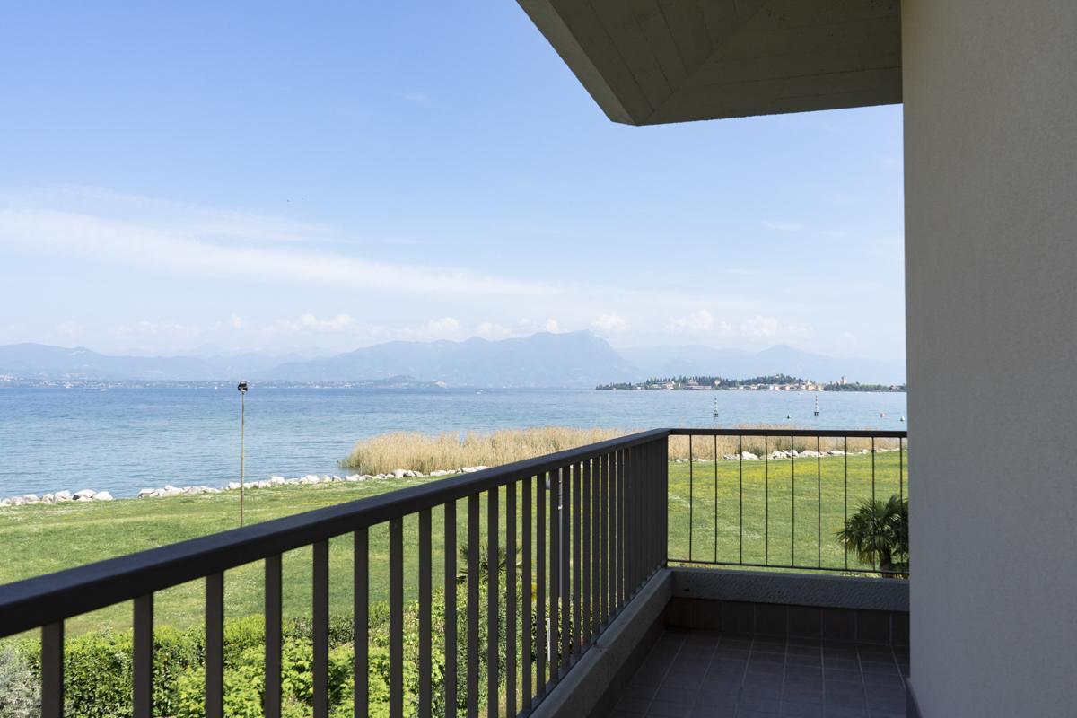 Appartamenti Residence Tulipano Сирмионе Экстерьер фото