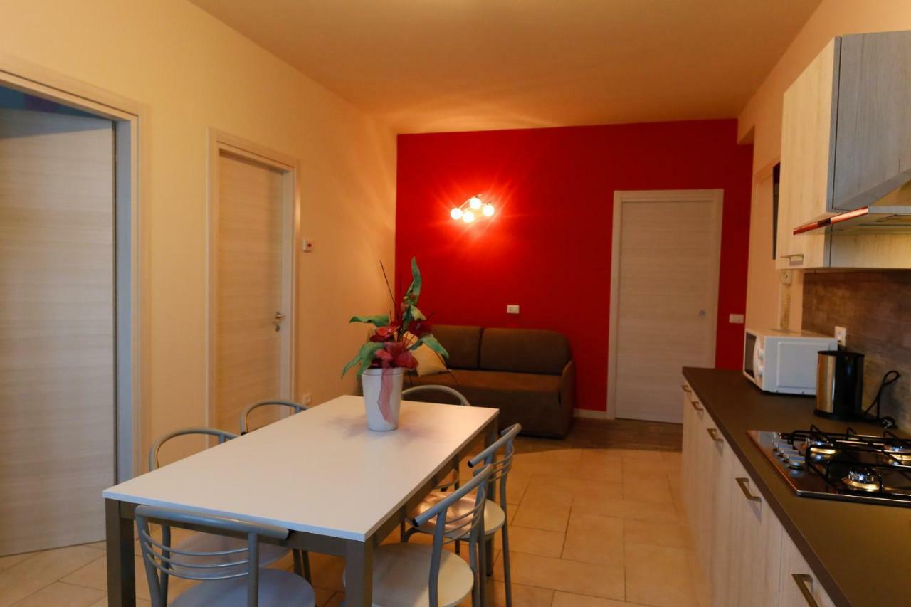 Appartamenti Residence Tulipano Сирмионе Экстерьер фото
