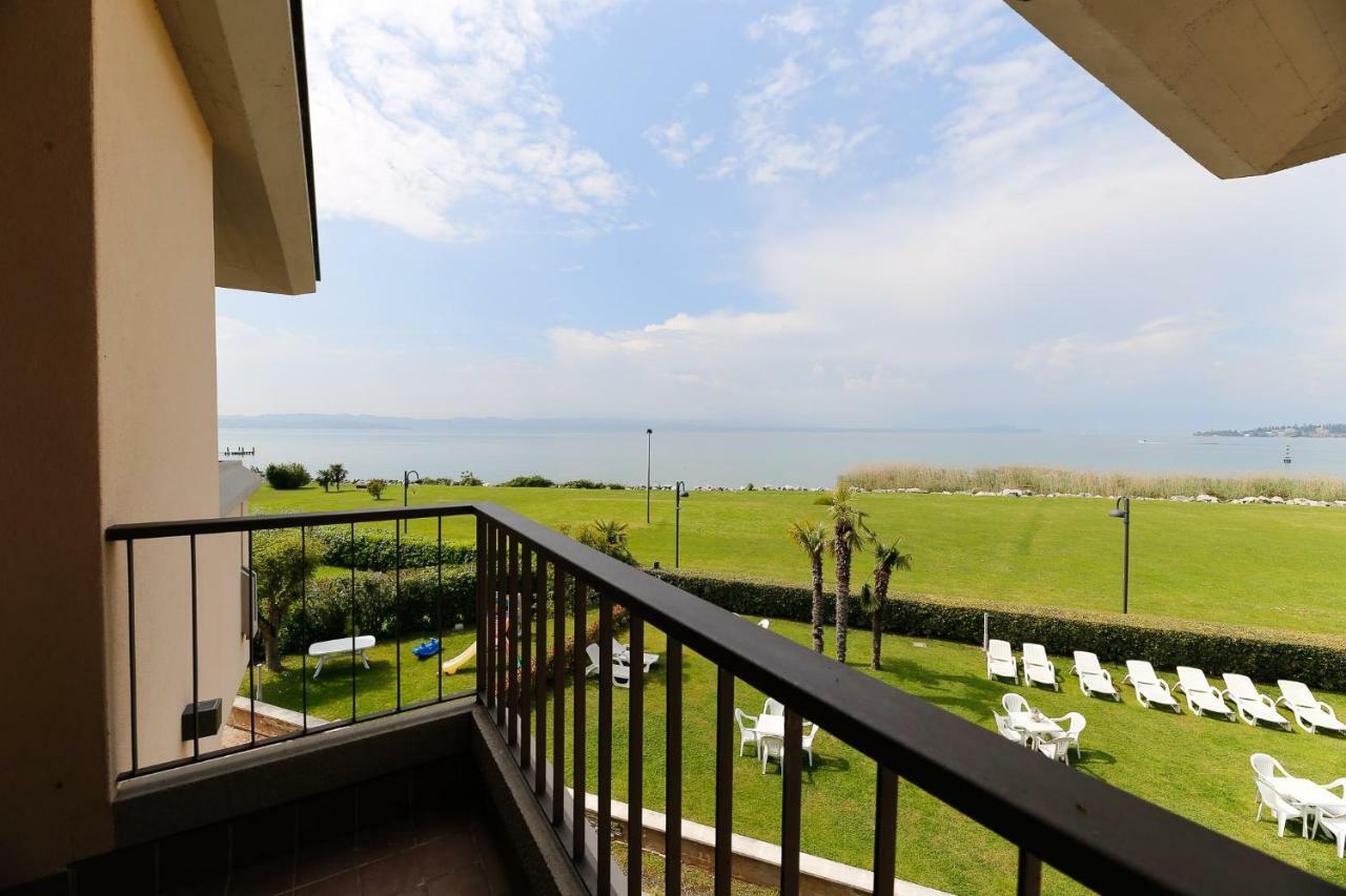 Appartamenti Residence Tulipano Сирмионе Экстерьер фото